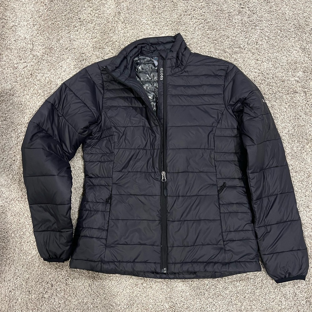 Medium fitted women’s Columbia down jacket
